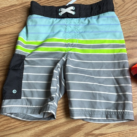 Three pair XS Cat & Jack swim trunks EUC - Picture 5 of 9